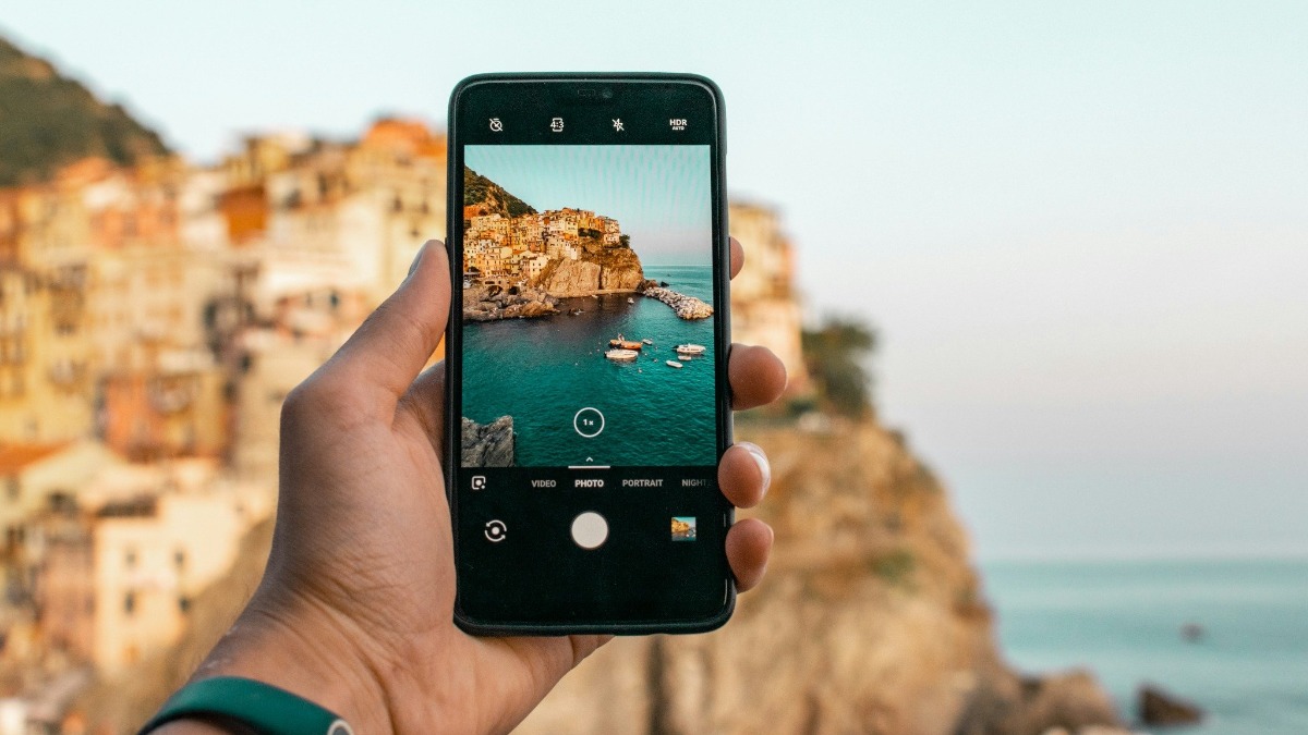 eSIM vs Physical SIM: Which Is Better for International Travel?